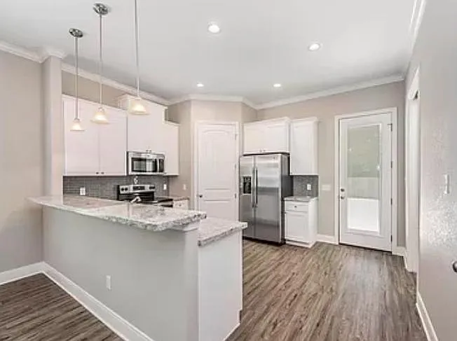 112 Sterling St #A — Photo 5