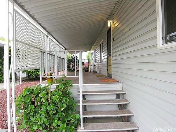 2nd image of 46 Millbrook Cir #46