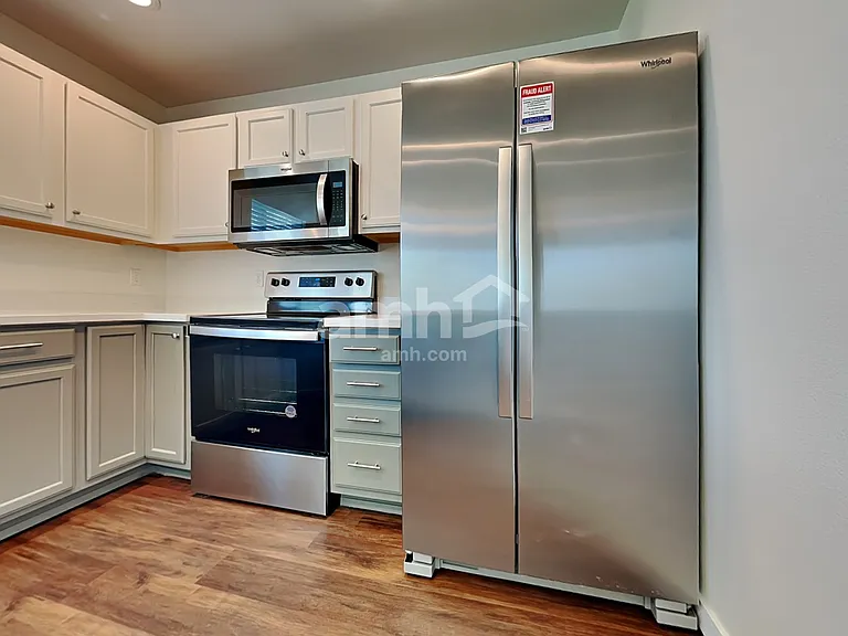 16615 Greenleaf Ave SE — Photo 3