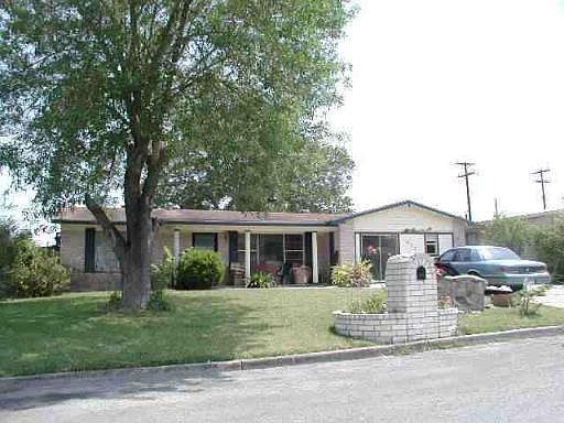 1st image of 406 E Lindbergh