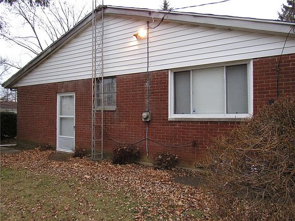 3rd image of 3319 Burgoyne Dr
