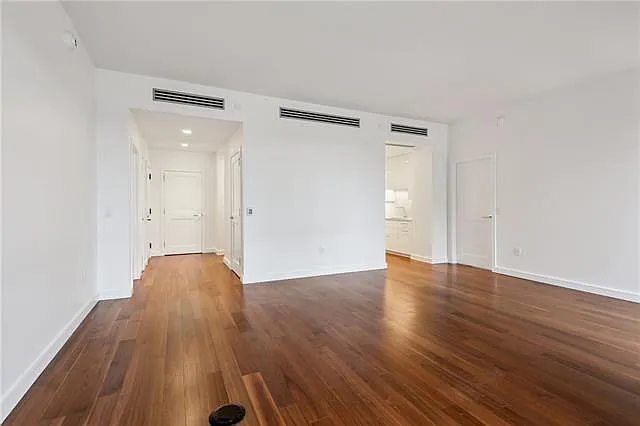 2 bed, 2.5 bath, 1533 sqft, $9,000 — Photo 3