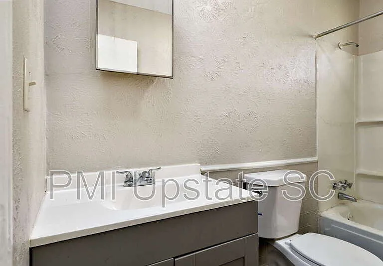 700 Brook St #5 — Photo 5