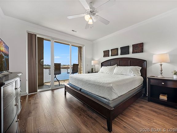 3rd image of 1225 Lands End Pkwy APT 736