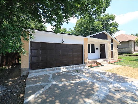 4th image of 1932 Spiceberry Ln
