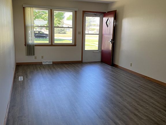2nd image of 301 N 1st St #14357375