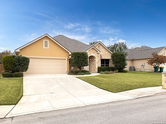 2nd image of 437 English Oaks Circle