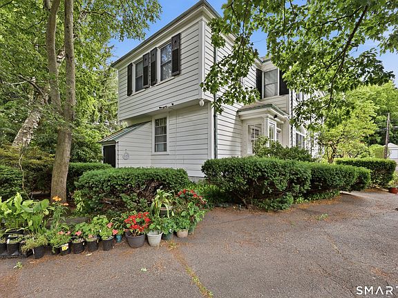 4th image of 143 Holabird Avenue