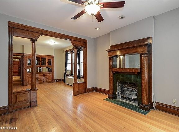 3rd image of 858 N Wolcott Ave APT 1
