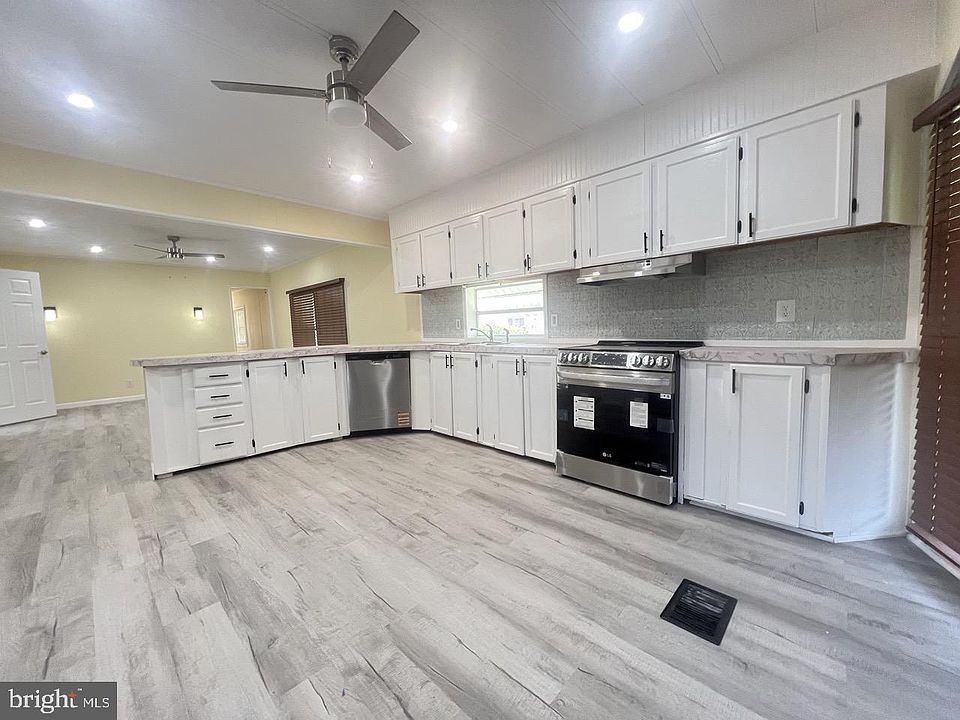 1st image of 202 Mount Laurel Dr