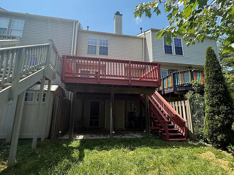 1554 Beverly Ct — Photo 48