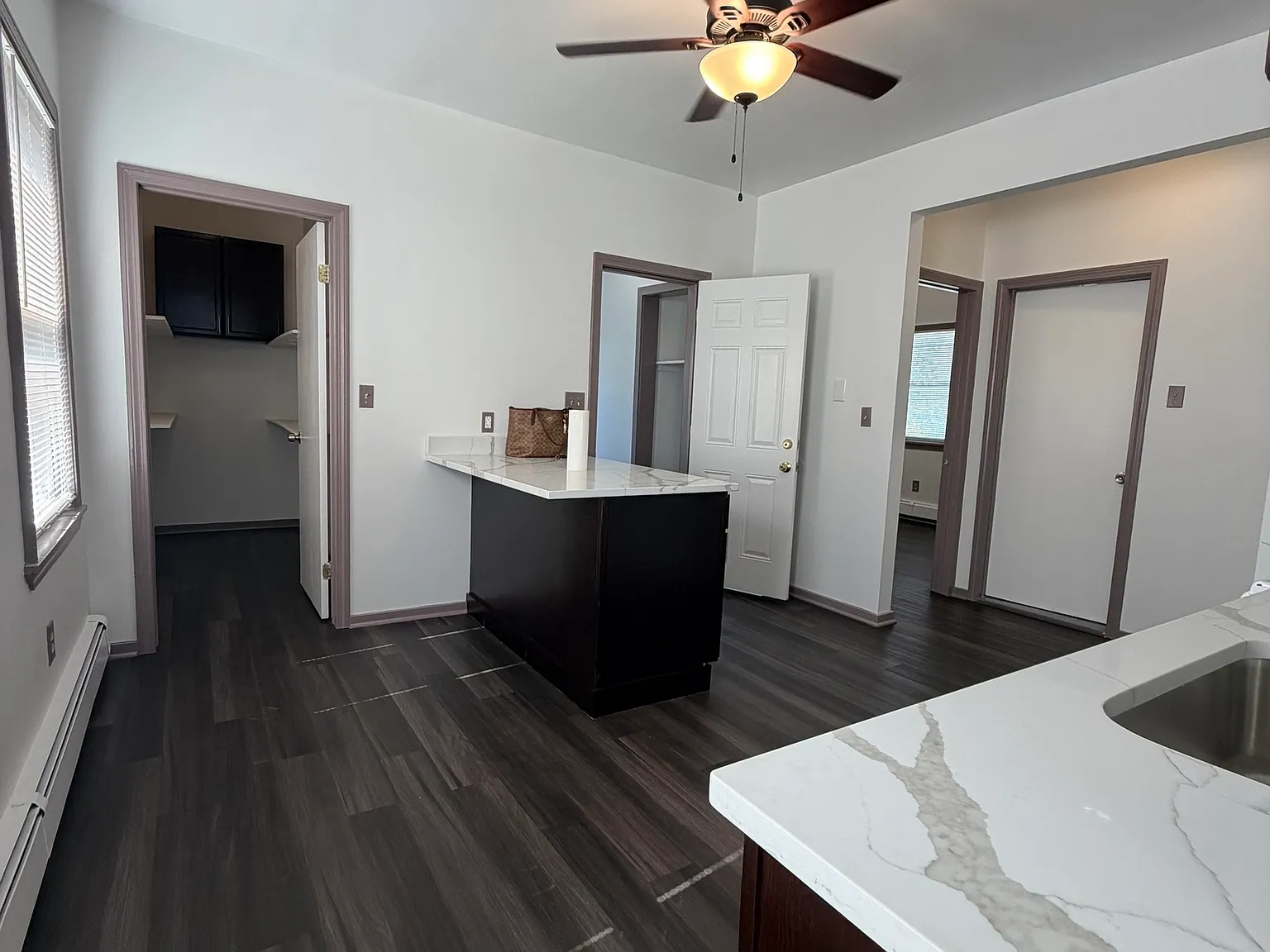 3 bed, 1.0 bath, 3322 sqft, $2,500 — Photo 2