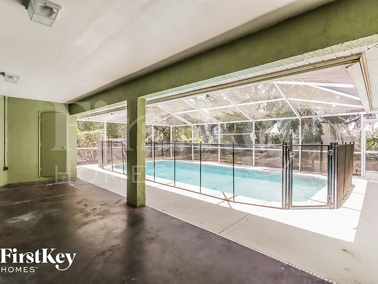 1411 Banbury Loop N — Photo 13