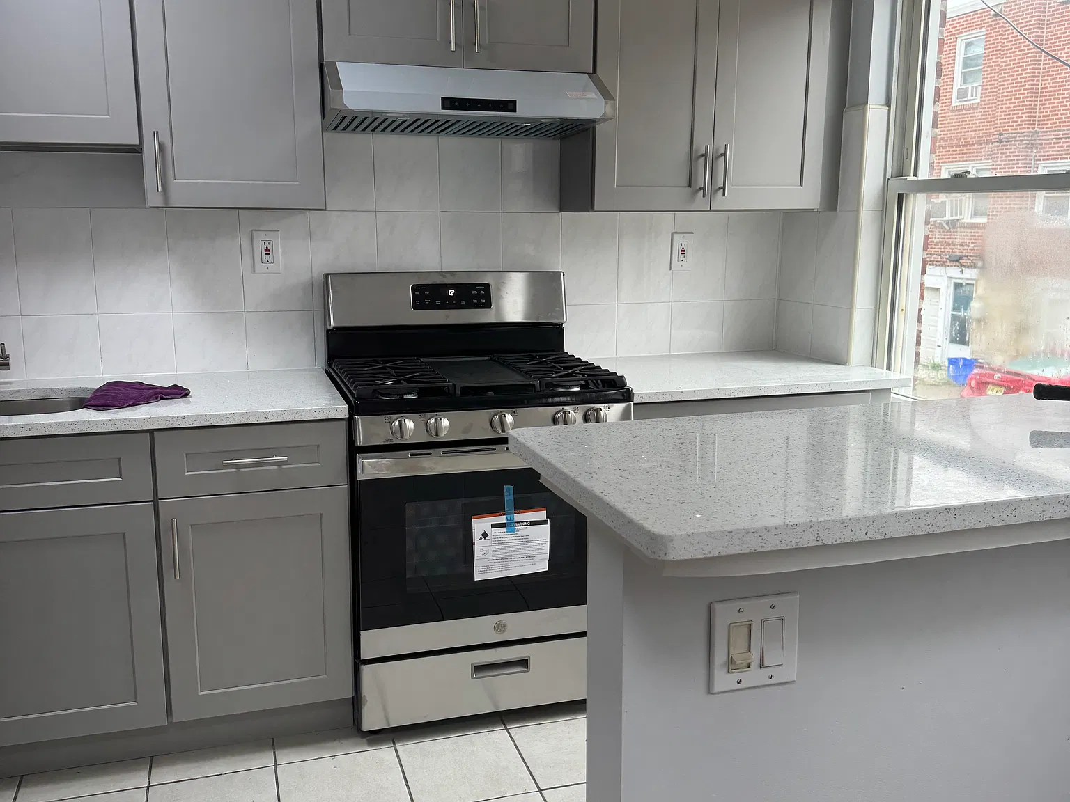 3 bed, 1110 sqft, $1,700 — Photo 3