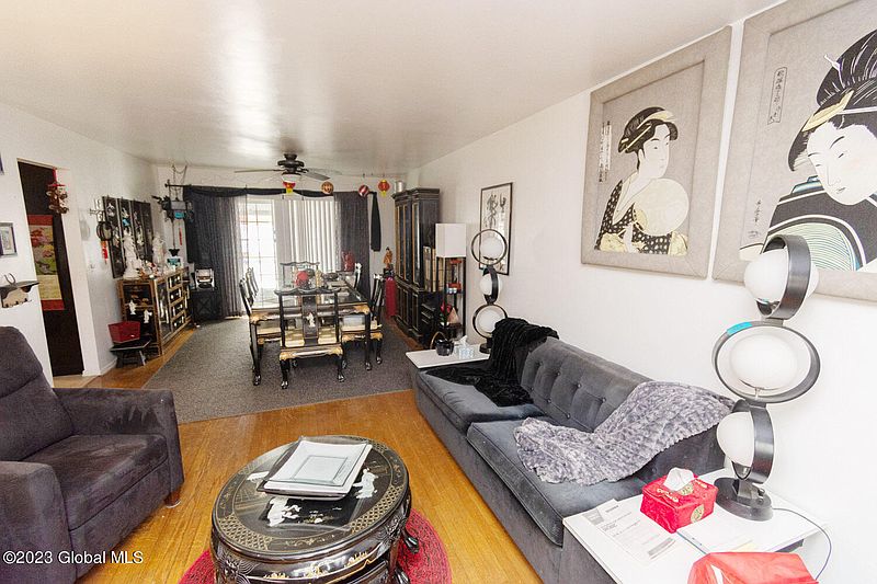 3rd image of 27 Danielwood Drive