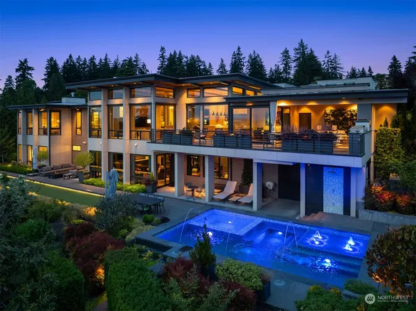 2025 89th Avenue NE, Clyde Hill, WA 98004