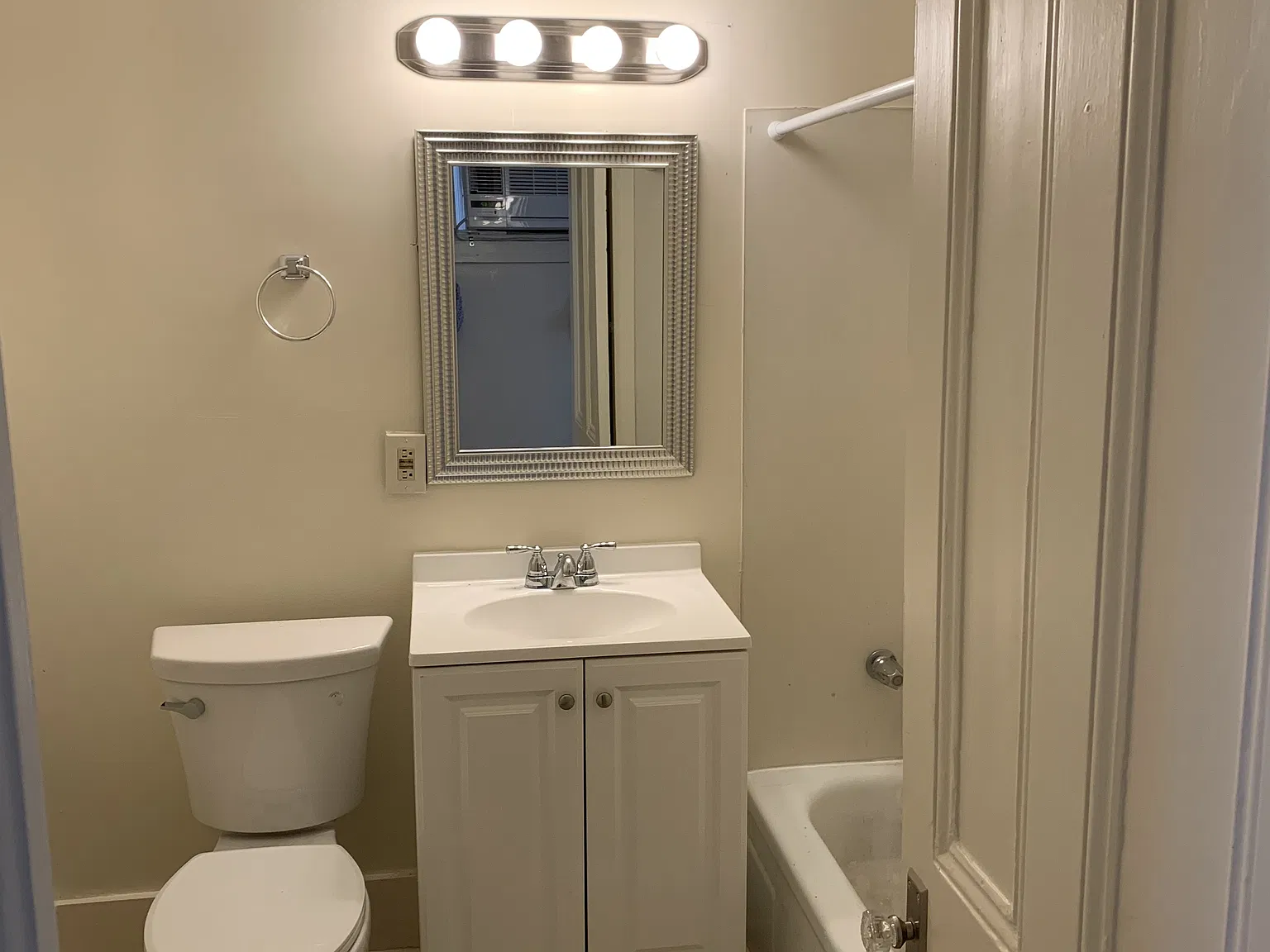 1324 Foucher Street - 3618 E — Photo 3
