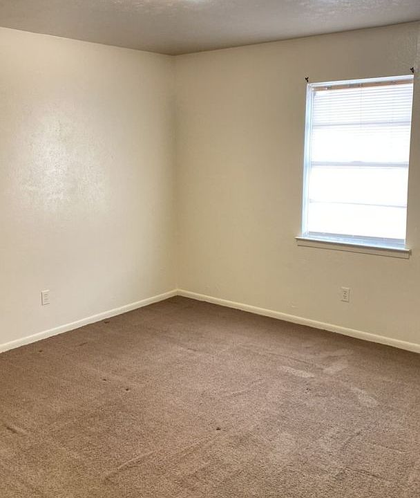 2nd image of 1206 Urbantke Ct APT B