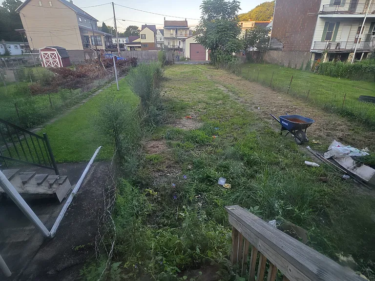323 N Vine St — Photo 12