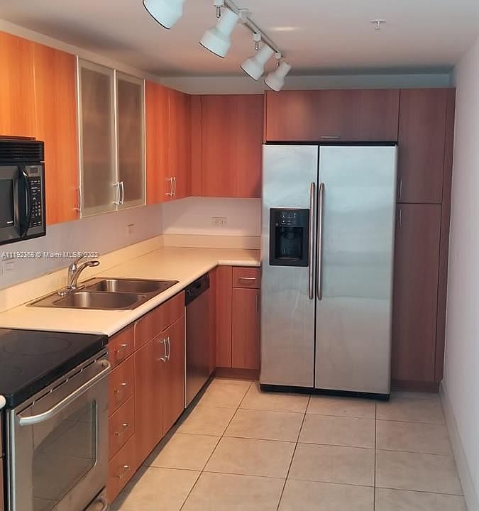 1st image of 7501 E Treasure Dr APT 3R