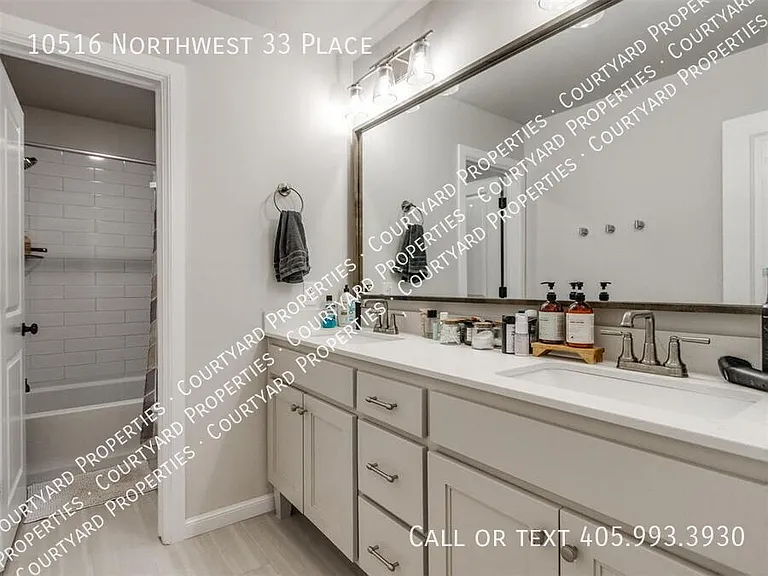 10516 NW 33rd Pl — Photo 7