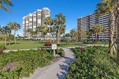 4021 Gulf Shore Blvd N #202 Photo 1
