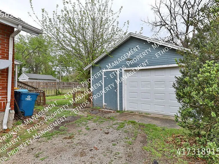 1562 S National Ave — Photo 16
