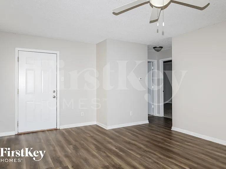 10605 Glenayr Dr — Photo 16