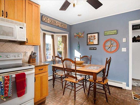 4th image of 55 Lion Ln