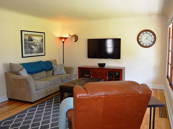 3rd image of 9020 Mount Jefferson Ave