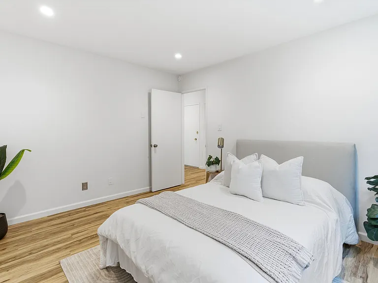 3609 E 2nd St #207 — Photo 9