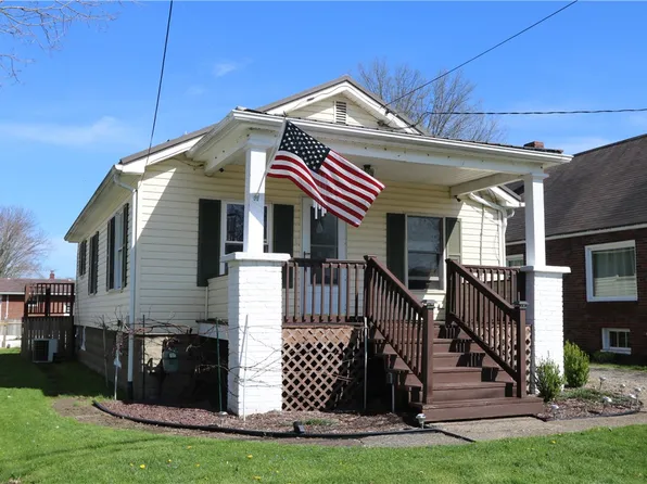 212 Golf Ave, Ellwood City, PA 16117
