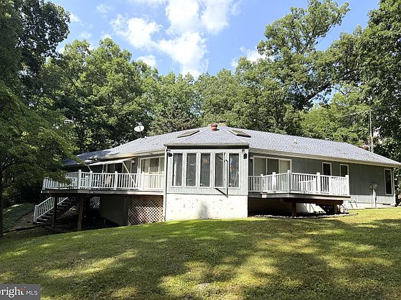 2nd image of 1049 Ridge Rd