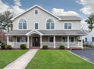 272 Jamaica Blvd, Carle Place, NY 11514