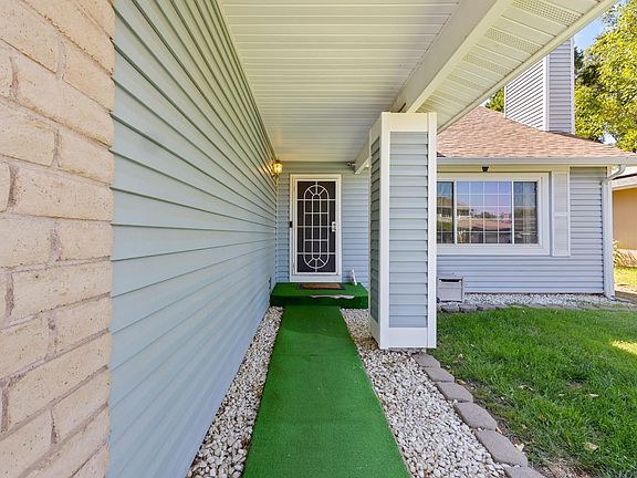 4th image of 571 Gregory Drive