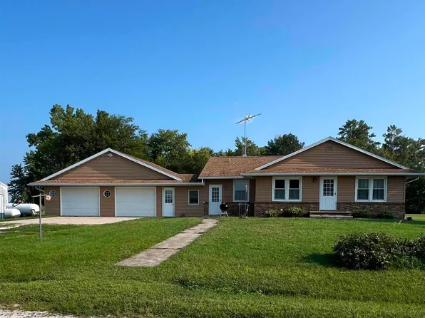 1045 Buchanan Ave, Corwith, IA 50430