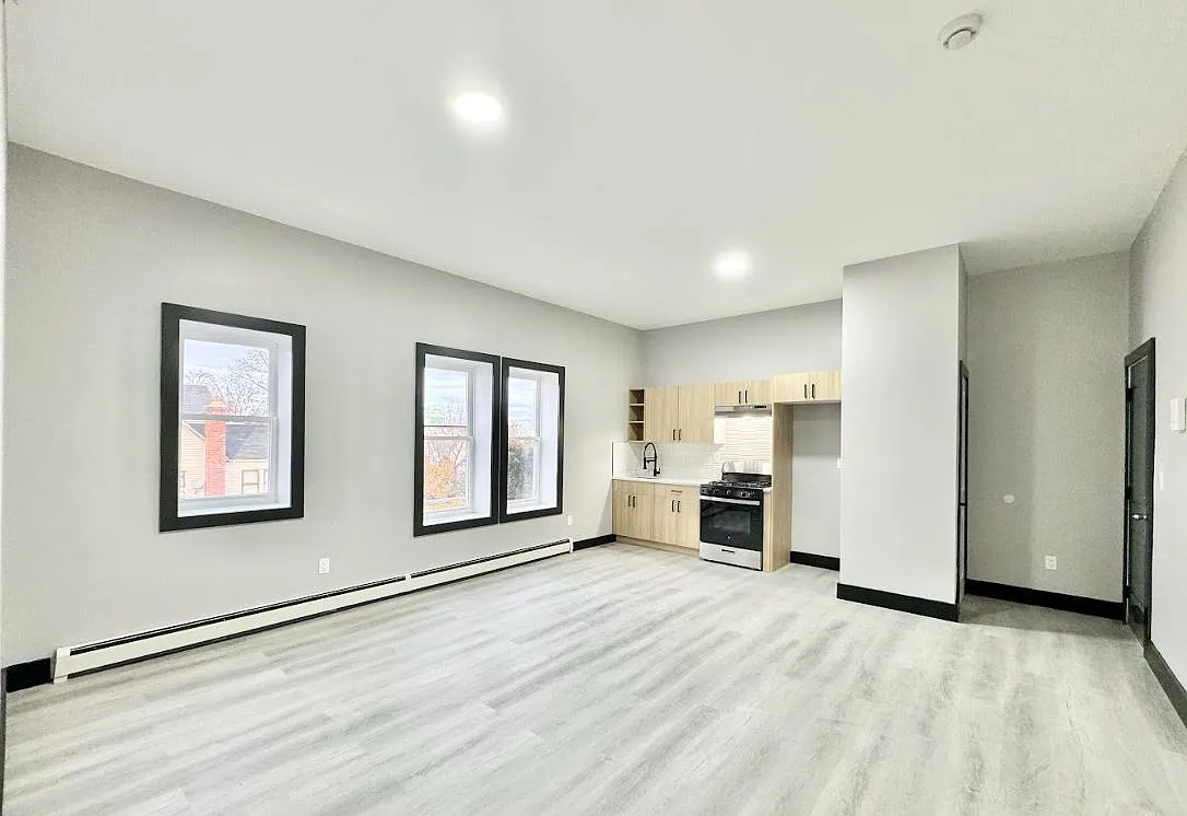2 bed, $1,950 — Photo 3