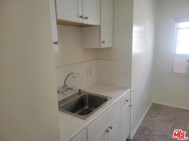 8551 Holloway Dr #8553-1 — Photo 6