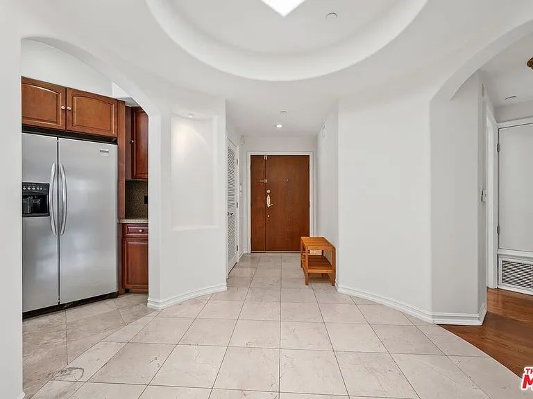 1000 Granville Ave #404 — Photo 38