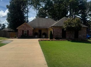 105 Kings Ln, Canton, MS 39046