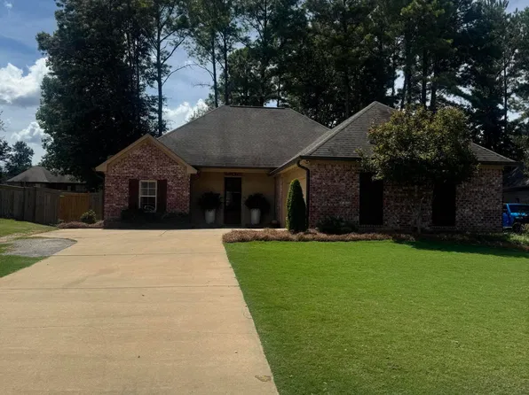 105 Kings Ln, Canton, MS 39046