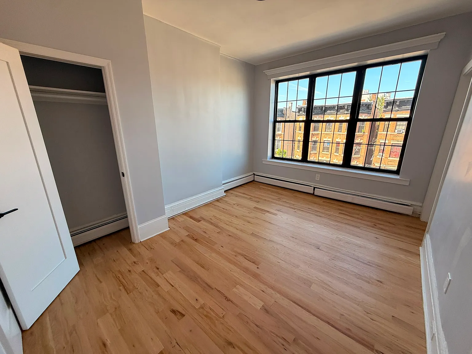 81 Bostwick Ave — Photo 2
