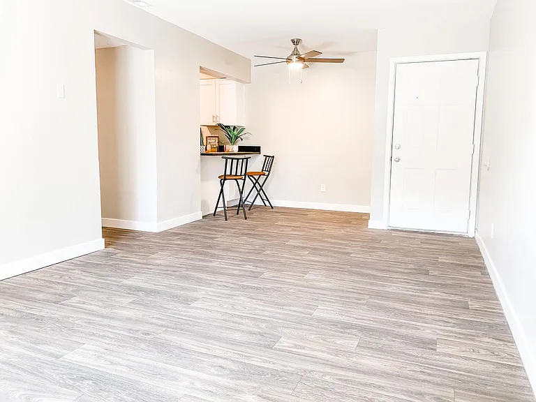 Apartments at Decker Lake Your Everyday Retreat — Photo 18