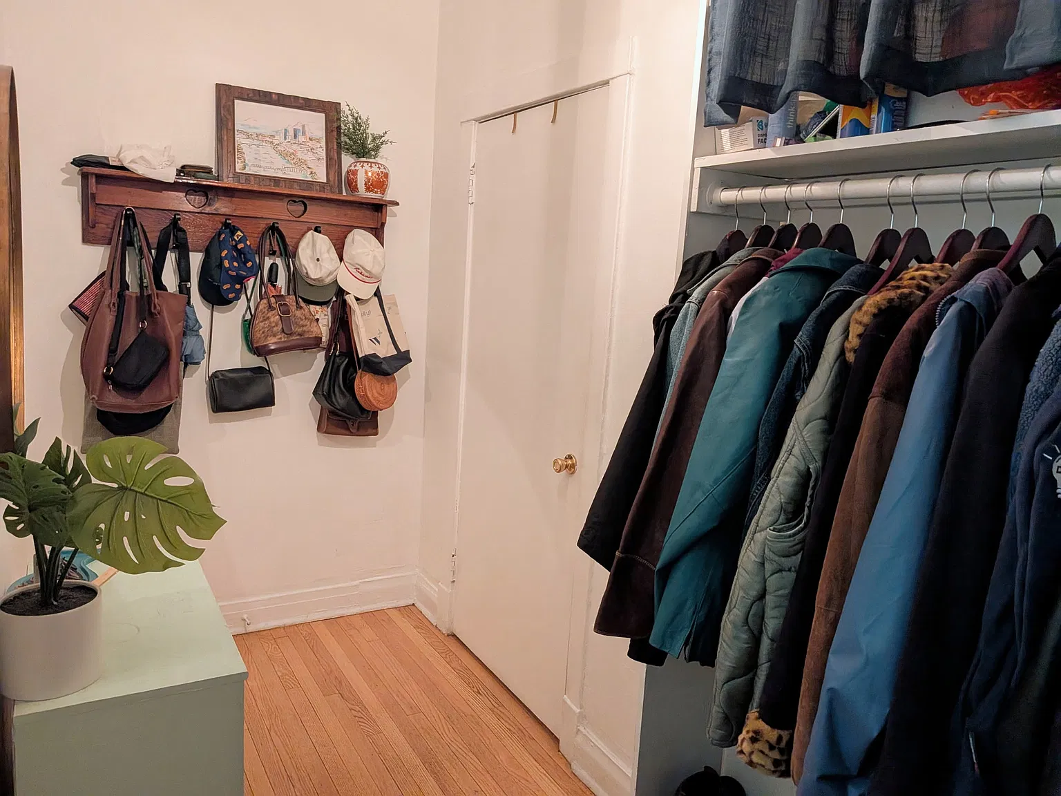 2 bed, 1200 sqft, $2,400 — Photo 2