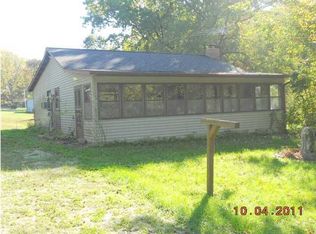 12371 Meyers Point Dr, Loogootee, IN 47553