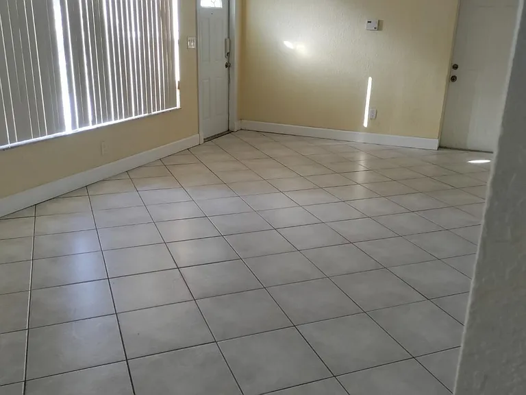 308 SW 18th Ave — Photo 16