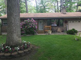 509 Greentree Dr, Trail Creek, IN