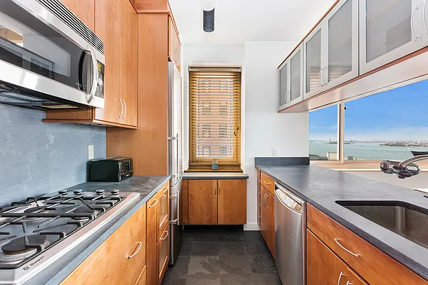 Rented by Corcoran | media 5