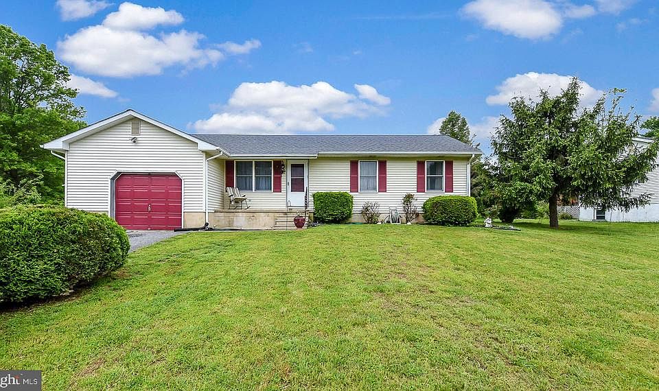 1st image of 107 Hagerty Pl