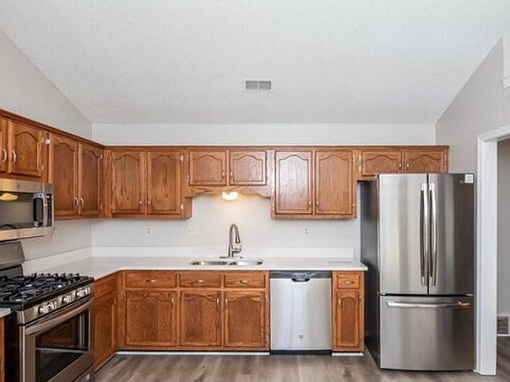 5th image of 7181 Dunbarton Dr